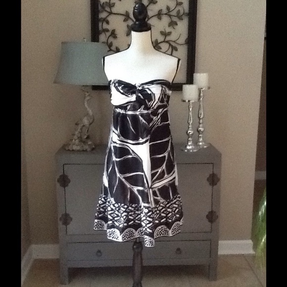 White House Black Market strapless dress - NWT