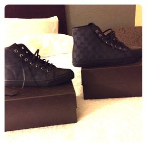 Women Gucci sneakers size 37