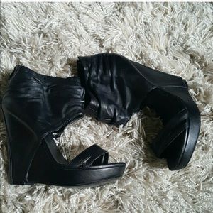 Aldo wedges