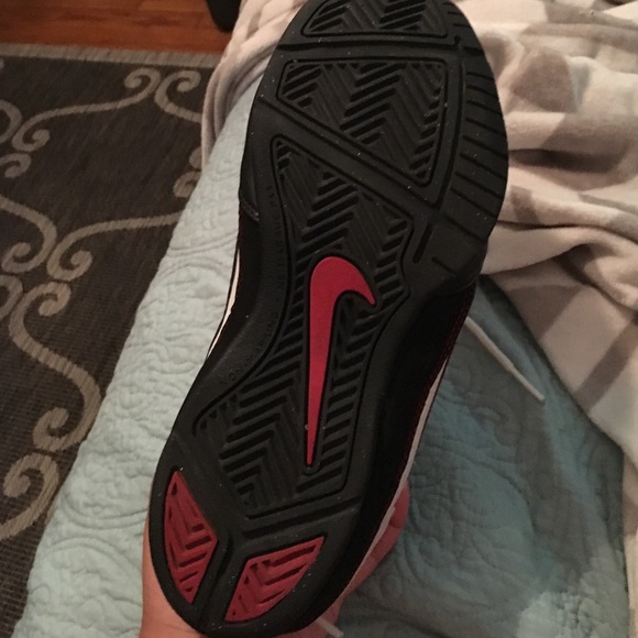 Nike size 6.5y - Picture 3 of 4