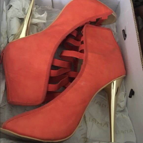 LOLA SHOETIQUE CORAL PEEPS