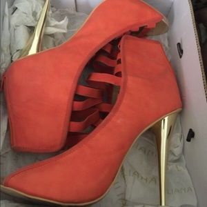 LOLA SHOETIQUE CORAL PEEPS