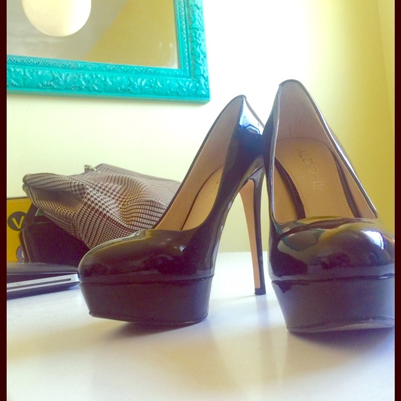 Sexy Aldo patent leather heels 💜❤️