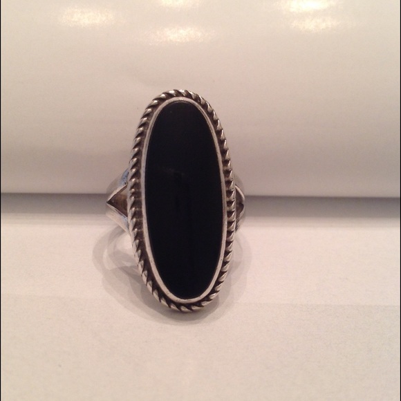 Vintage Jewelry - Native American Sterling onyx ring