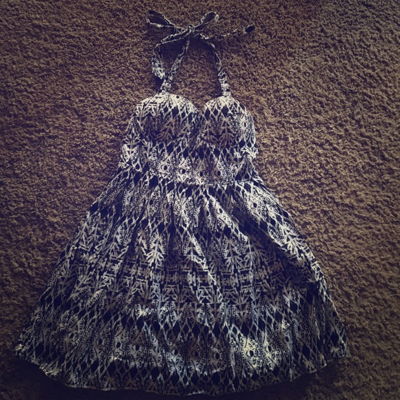 Pretty dress 👗 I wore with cow girl boots 👢