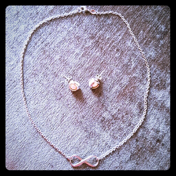 Solomon Brothers' necklace and earrings