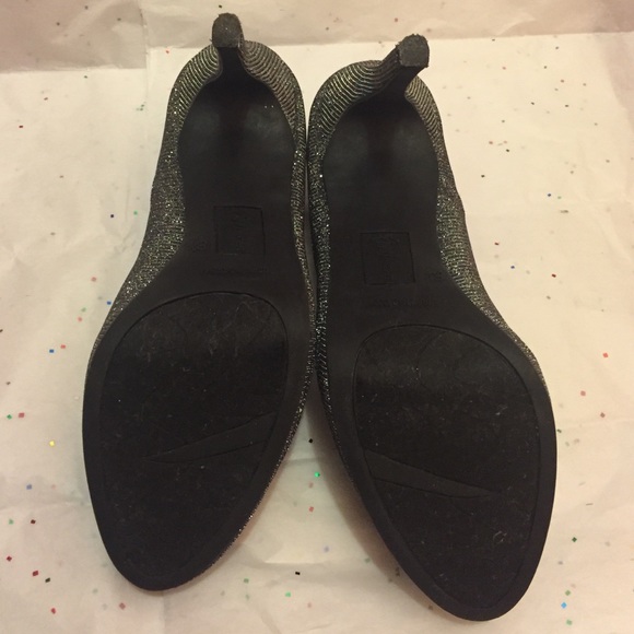 Black/Silver pumps 8 1/2 - Picture 3 of 4