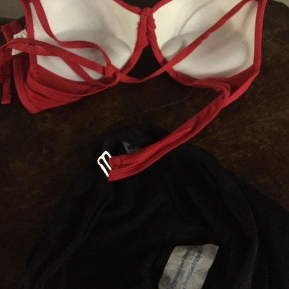 Red and black swimming  suite - Picture 3 of 4