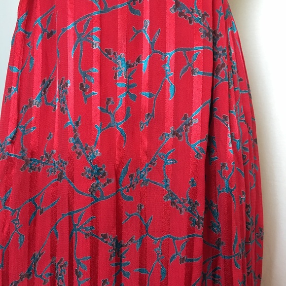 Stunning red maxi by Maple - Picture 4 of 4