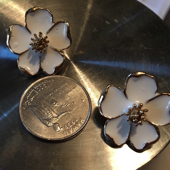 (F3) Flower earrings - Picture 3 of 3
