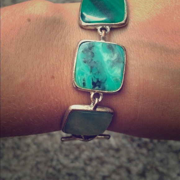 Green bracelet - Picture 2 of 4