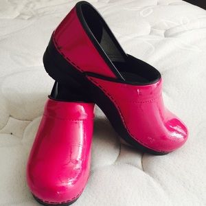 NWOB SANITA NURSING SHOES