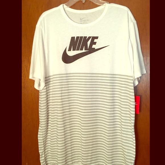 🌾NIKE SHIRT🌾