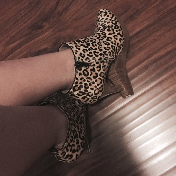 NWB. Matiko ankle boots - Picture 1 of 4