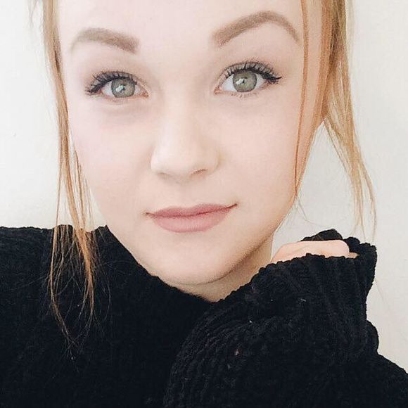 Meet your Posher, Ellie - Picture 1 of 1