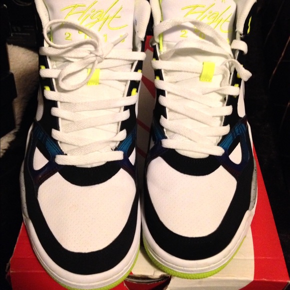 *FINAL SALE**Men's Nike Force Basketball Sneakers