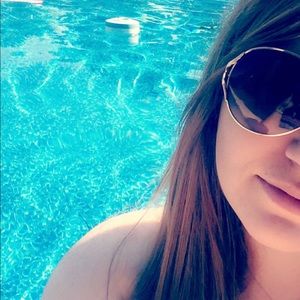 Meet your Posher, Madeline