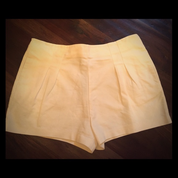 Silence & noise size 4 white shorts, never worn - Picture 1 of 3