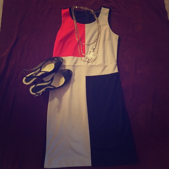 Sleeveless work dress - perfect for summers