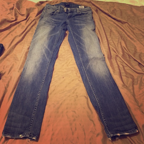 Levi's distressed skinny denim jeans 5 M like new!