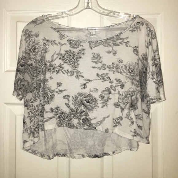 ◾️▪️Floral crop top w/black flowers▪️◾️