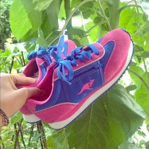 vintage 90s kangaroos!!!