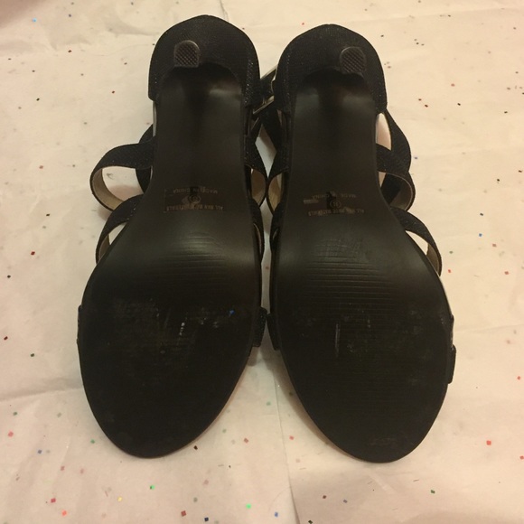 Black heels, size 8. - Picture 3 of 3