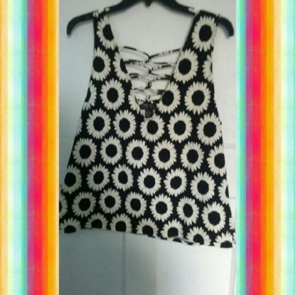 Forever 21 lowcut laced tank