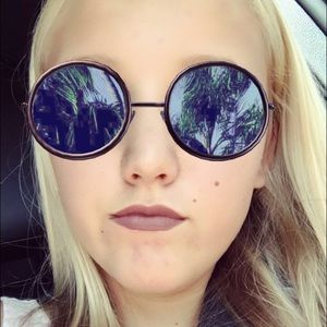 Meet your Posher, Hadley