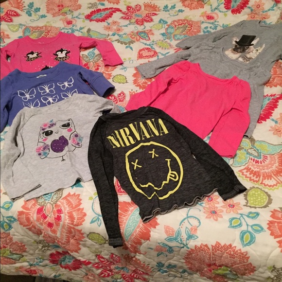 Bundle of size 2t shirts! Read full listing‼️