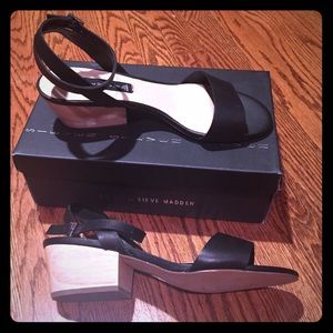 Steven madden black low chunk heel sandal