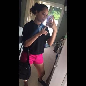 Meet your Posher, Leanna