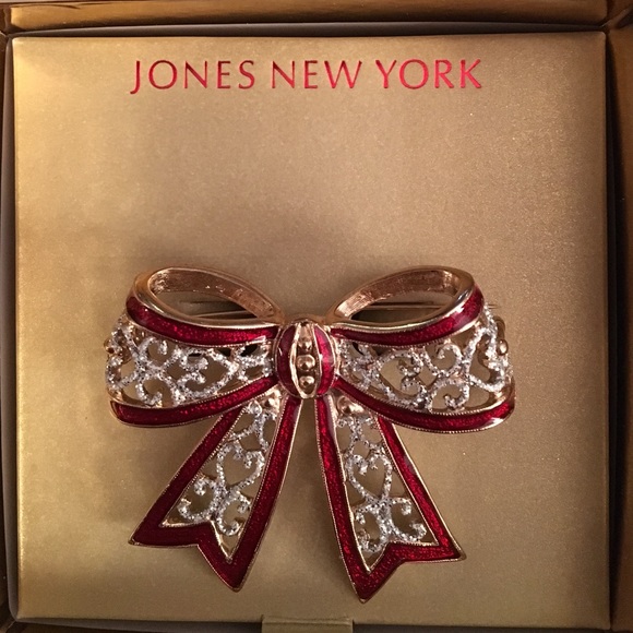 Red Ribbon Pin