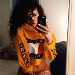 Trillfiger Fashion Killer Cropped Hoodie