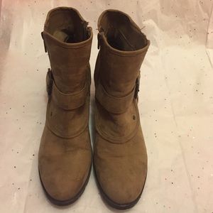 Light brown suede boots 7.5.
