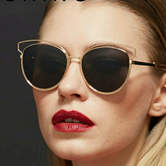 Rose Gold Mirrored Cat Eye Wayfarer Sunglasses - Picture 3 of 3