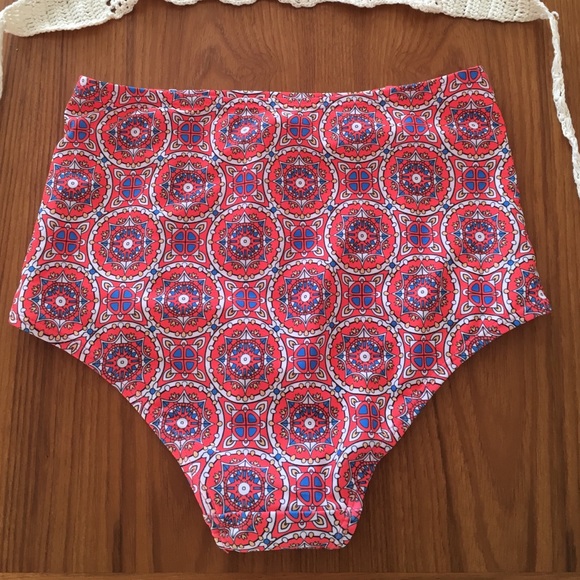 High-Rise Halter Bikini - Picture 3 of 4