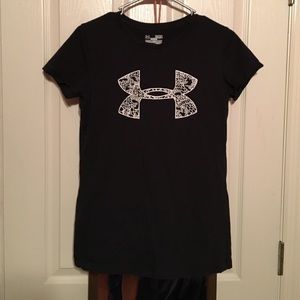Short-sleeved Under Armour tee