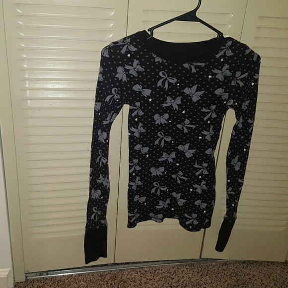 Black and silver long sleeve tee