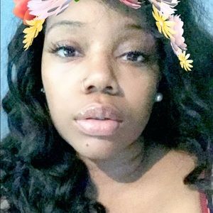 Meet your Posher, Raquel