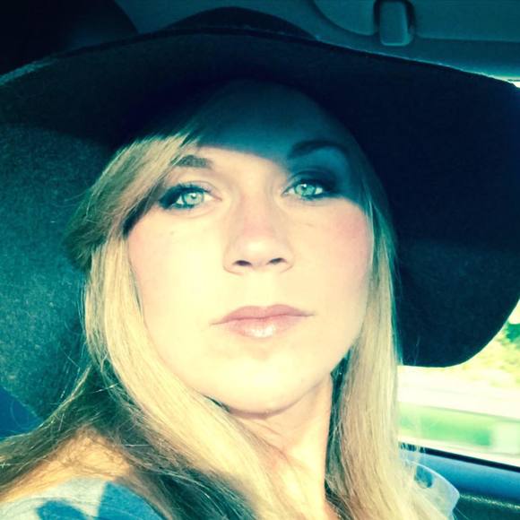 Meet your Posher, Joni