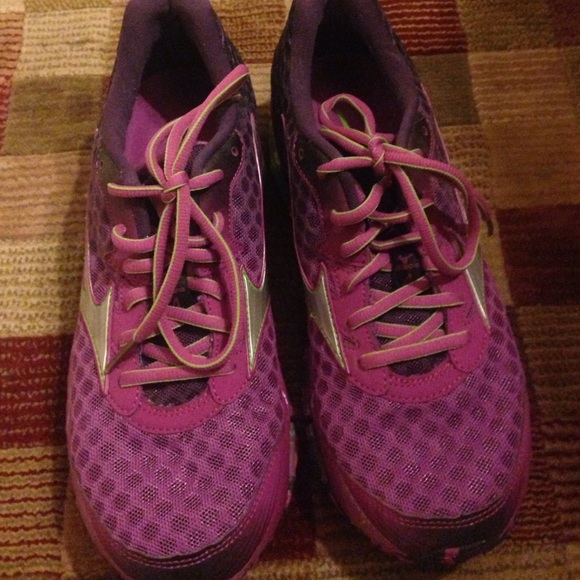Mizuno Waveriders prophecy 4 running shoes