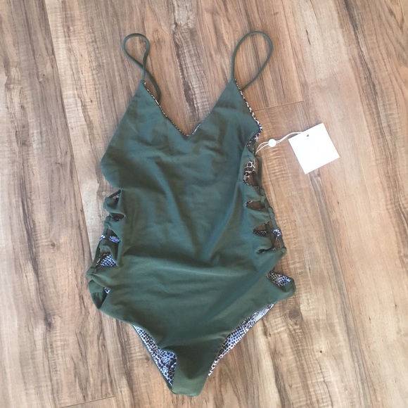❌SOLD❌ Acacia Florence one piece in Palm