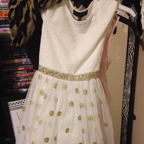 Girls dress
