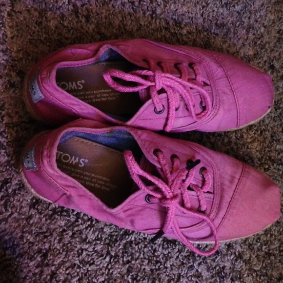 Lightly worn toms