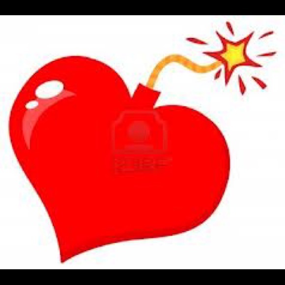 You've just been share bombed 💣~ ❤️ your closet!