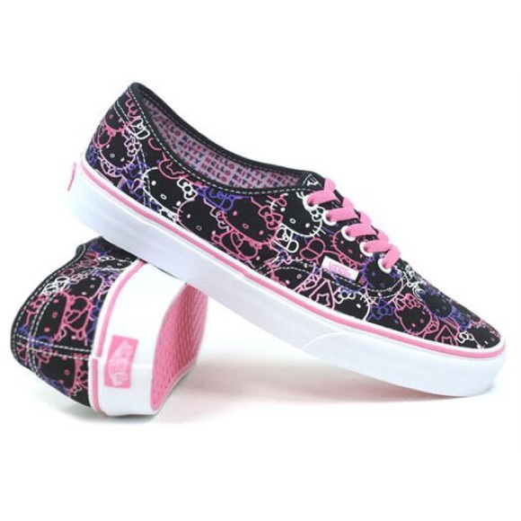 ✨FLASH SALE✨Hello Kitty Vans