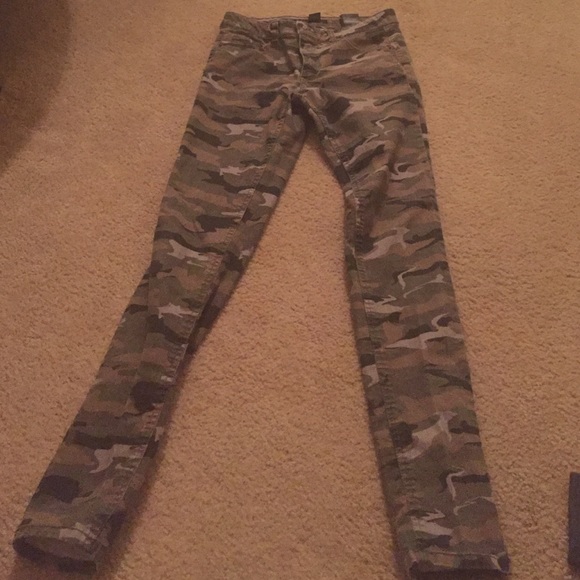 Camouflage skinny jeans from H&M