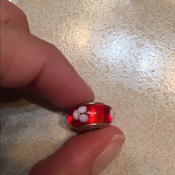 Pandora red glass charm - Picture 1 of 2