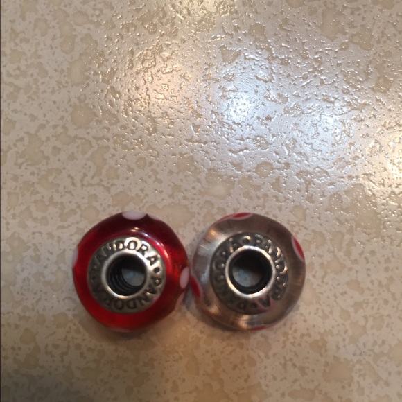 Pandora red glass charm - Picture 2 of 2